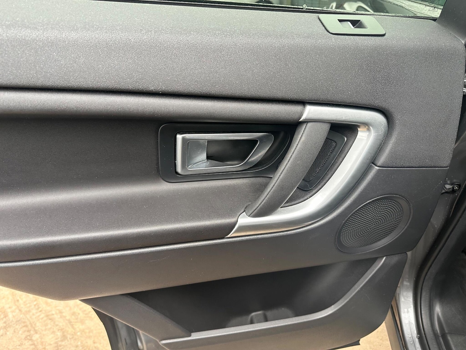 Used Land Rover Discovery Sport 2017 for sale - 77215435: Photo 12