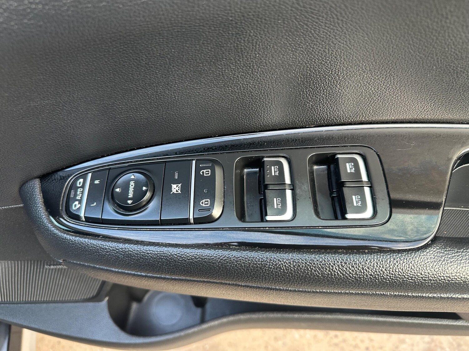 Used Kia Optima 2017 for sale - 76824897: Photo 31