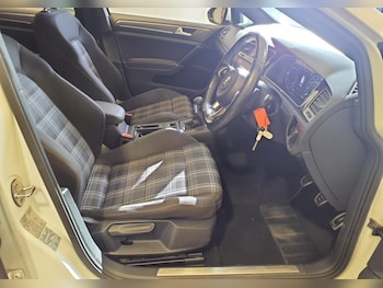 Used Volkswagen Golf 2017 for sale - 78517229: Photo
