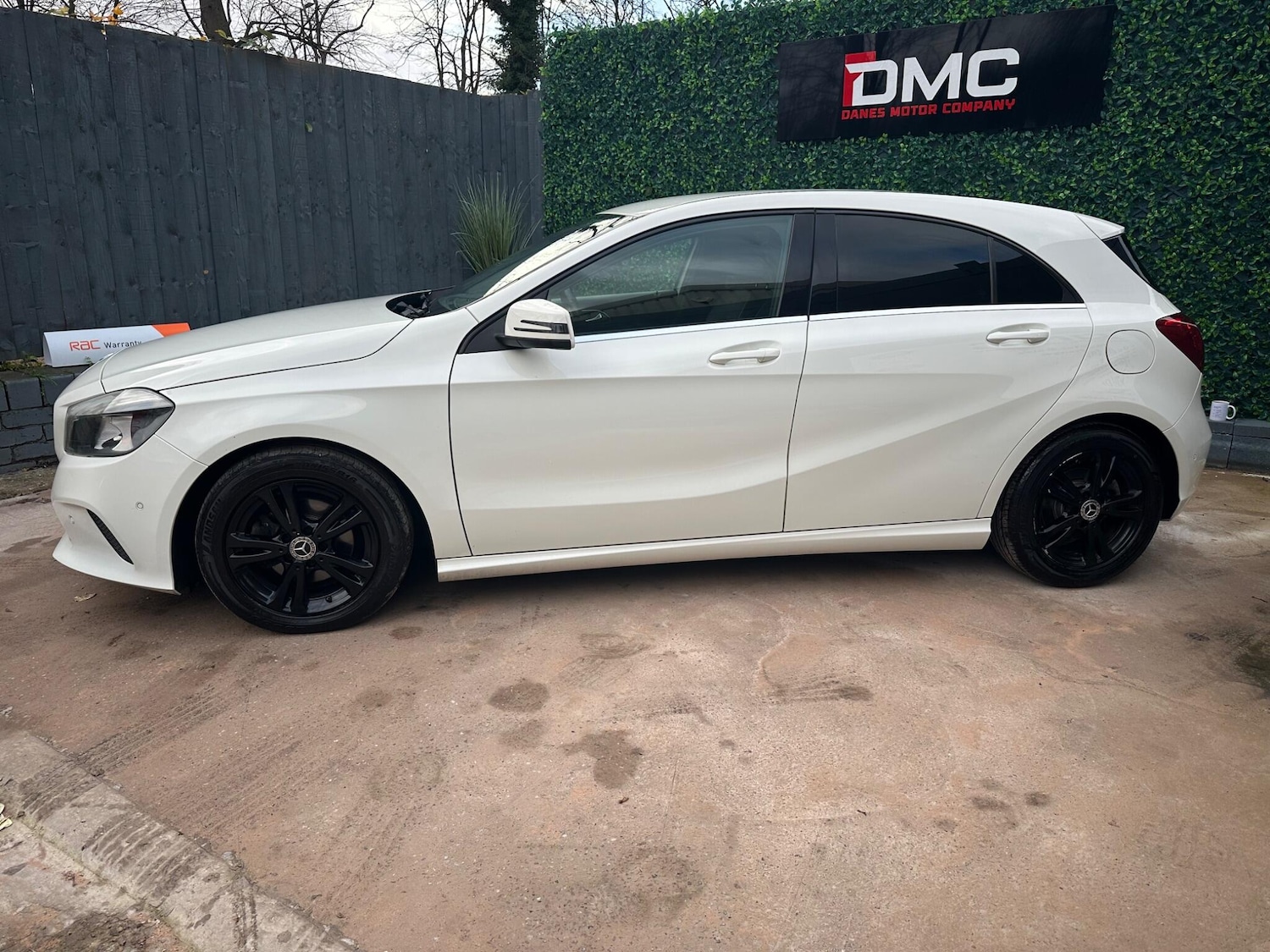 Used Mercedes-Benz A-Class 2017 for sale - 76898268: Photo 2