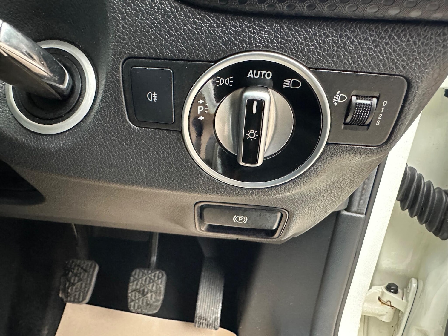 Used Mercedes-Benz A-Class 2017 for sale - 76898268: Photo 27