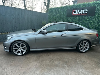 Used Mercedes-Benz C Class 2014 for sale - 77143548: Photo