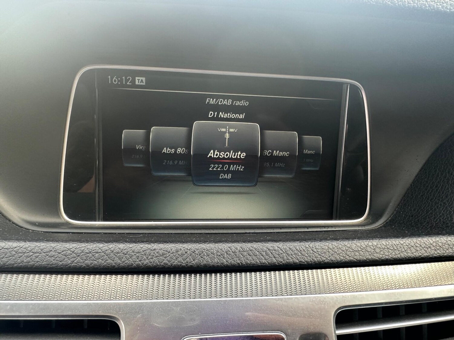 Used Mercedes-Benz E Class 2015 for sale - 78020115: Photo 40