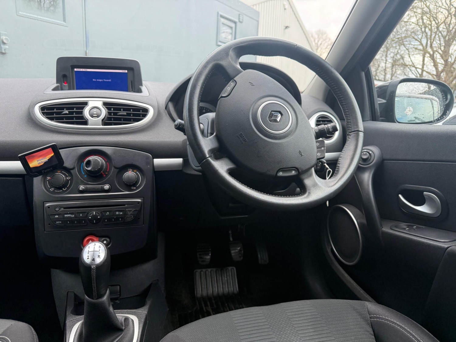 Used Renault Clio 2010 for sale - 77468503: Photo 17