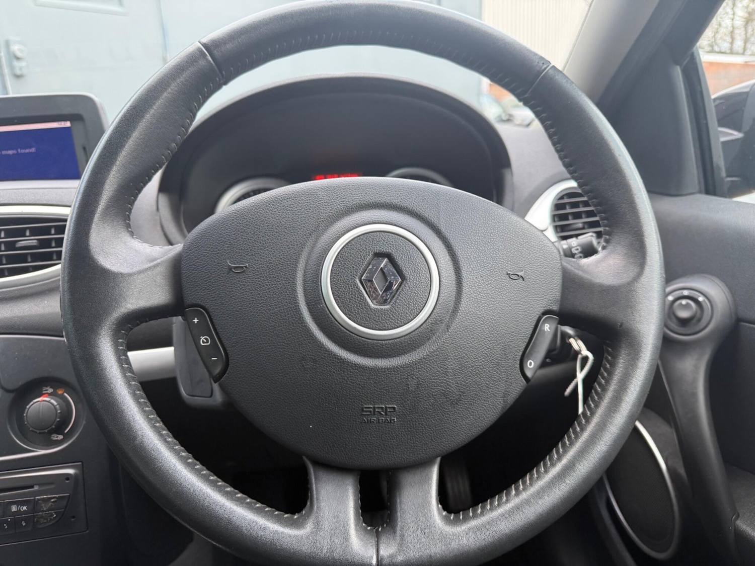 Used Renault Clio 2010 for sale - 77468503: Photo 18