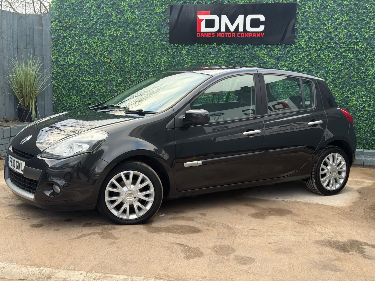 Used Renault Clio 2010 for sale - 77468503: Photo 2