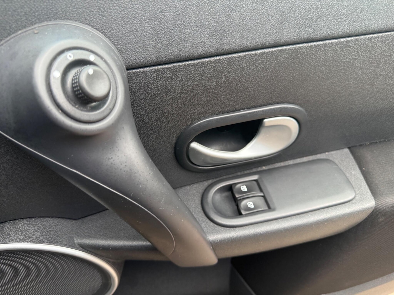 Used Renault Clio 2010 for sale - 77468503: Photo 25