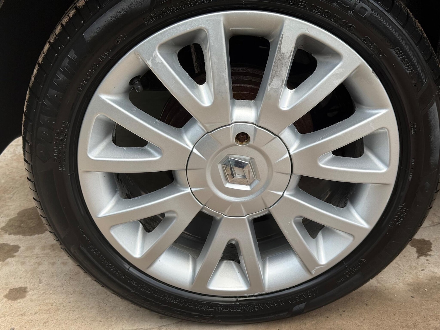 Used Renault Clio 2010 for sale - 77468503: Photo 34