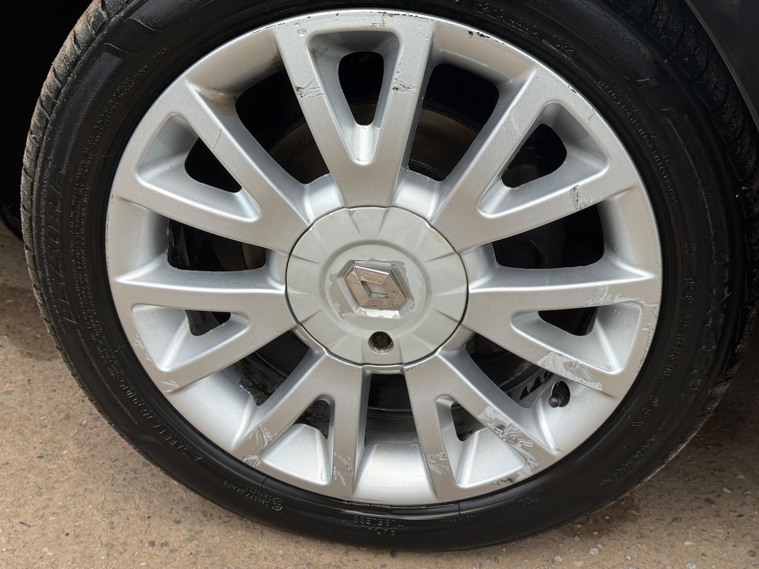 Used Renault Clio 2010 for sale - 77468503: Photo 35