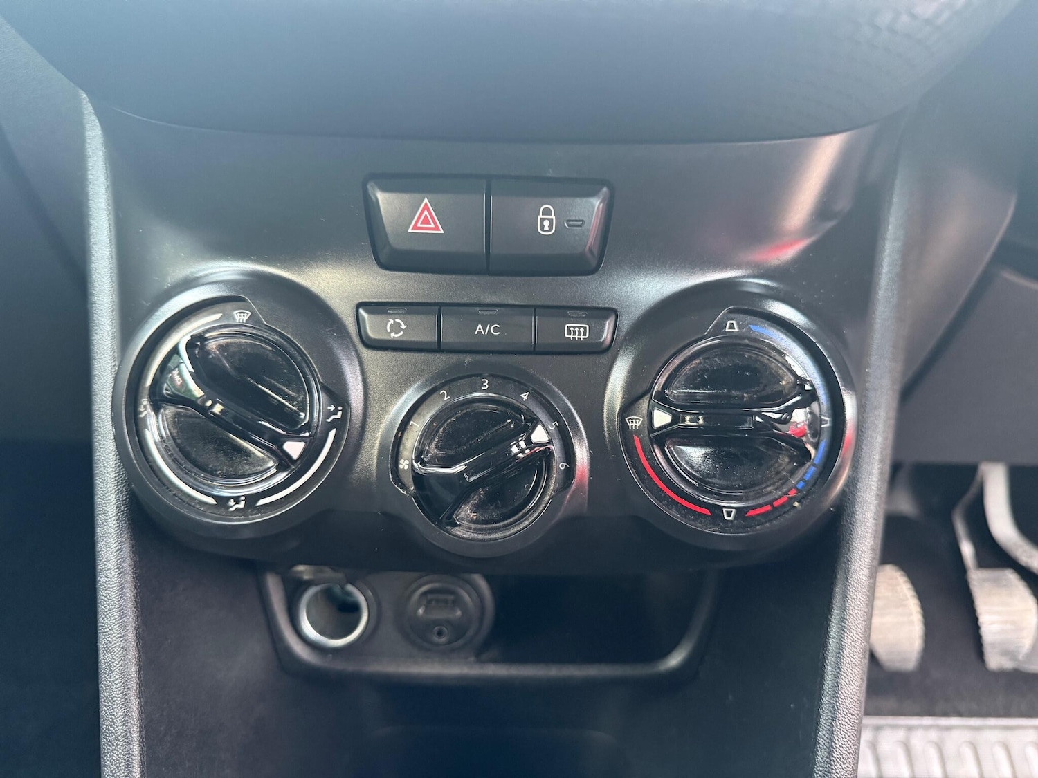 Used Peugeot 2008 2015 for sale - 76898361: Photo 34