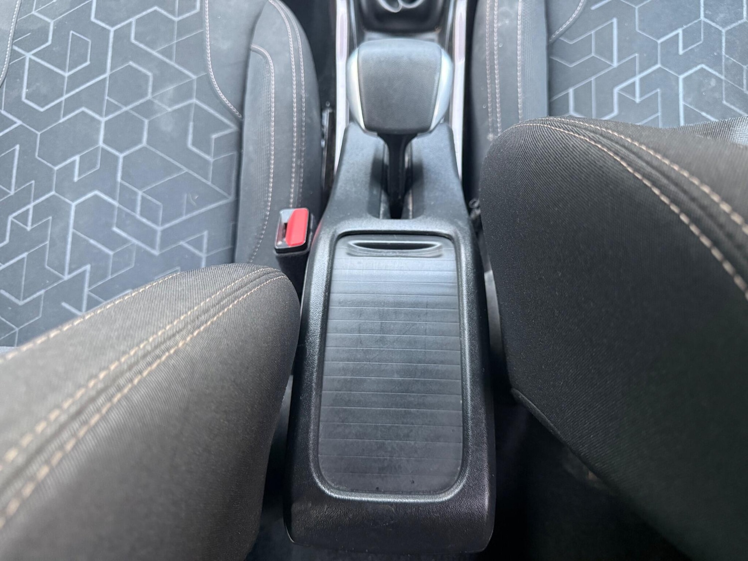 Used Peugeot 2008 2015 for sale - 76898361: Photo 40