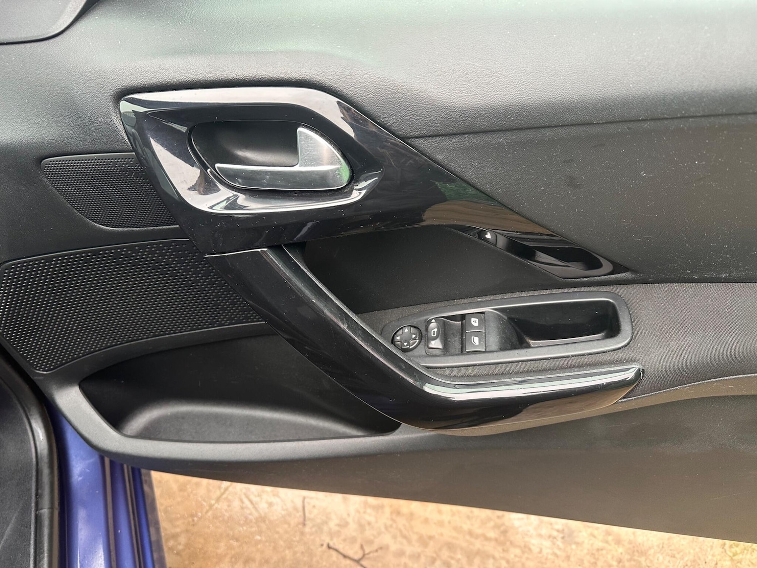 Used Peugeot 208 2014 for sale - 77255494: Photo 23