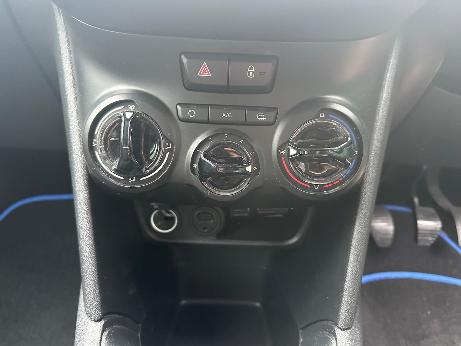 Used Peugeot 208 2014 for sale - 77255494: Photo 28