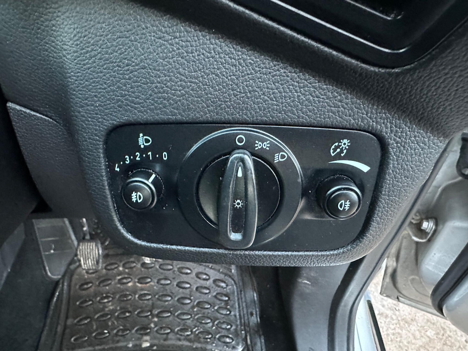 Used Ford Grand C-Max 2017 for sale - 76824242: Photo 17