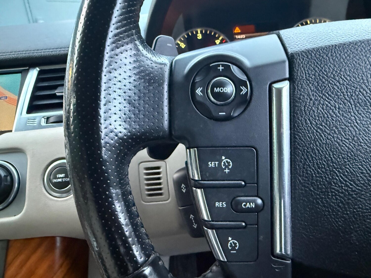 Used Land Rover Range Rover Sport 2010 for sale - 78020113: Photo 25