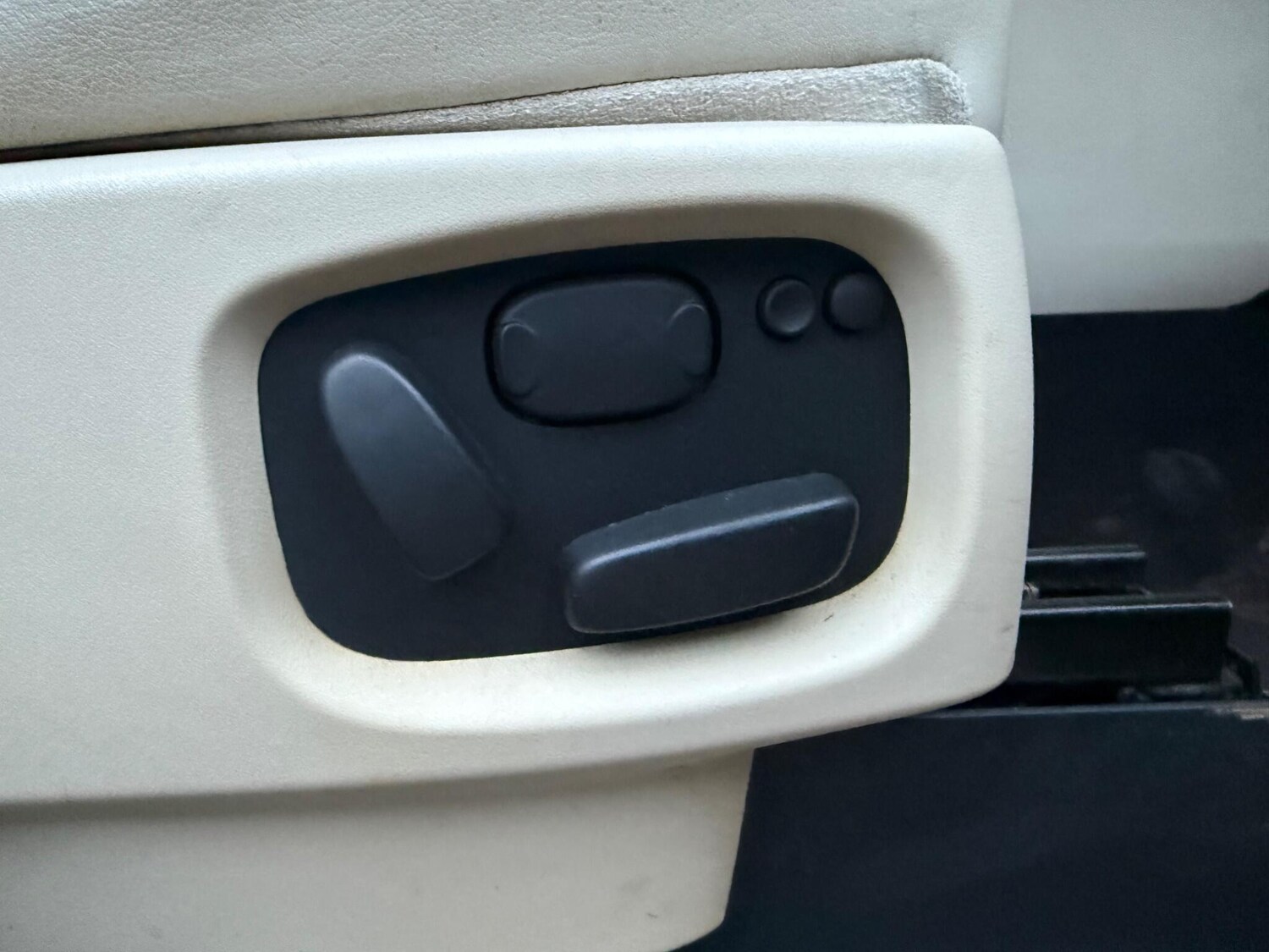 Used Land Rover Range Rover Sport 2010 for sale - 78020113: Photo 32