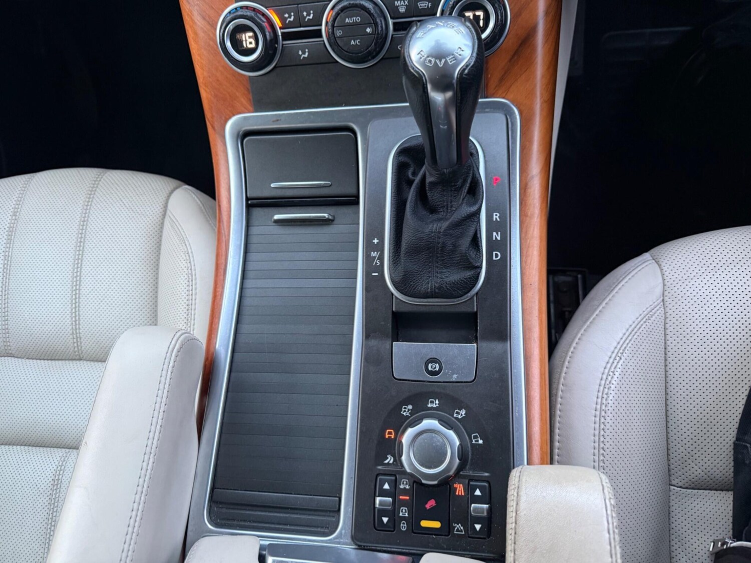 Used Land Rover Range Rover Sport 2010 for sale - 78020113: Photo 35