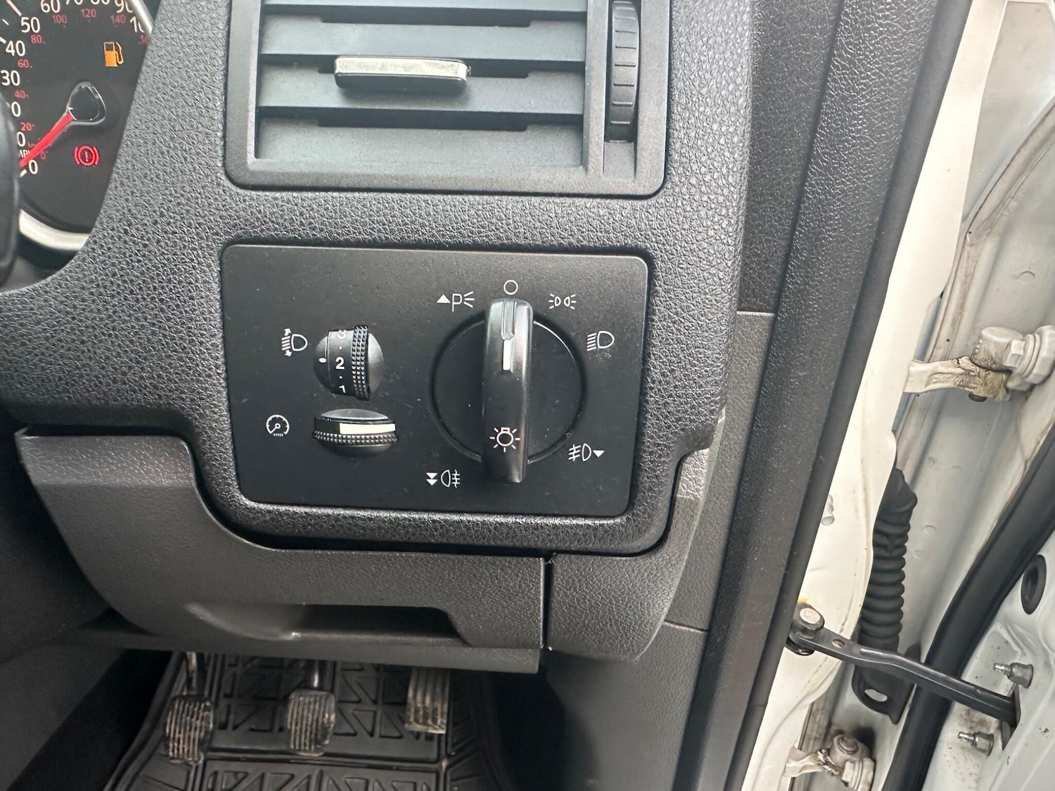 Used Ford Kuga 2010 for sale - 77203040: Photo 22