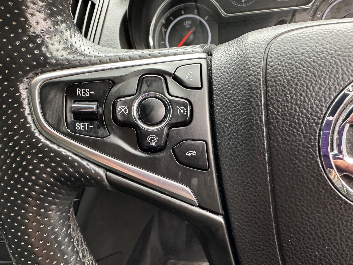 Used Vauxhall Insignia 2015 for sale - 76850188: Photo 26