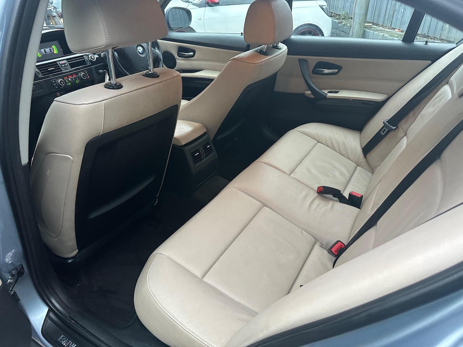 Used BMW 3 Series 2010 for sale - 77130682: Photo 32