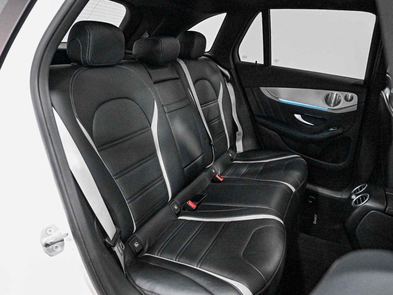 Used Mercedes-Benz GLC 2019 for sale - 77133877: Photo 30