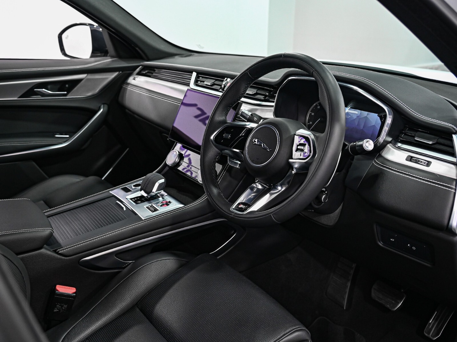 Used Jaguar F-Pace 2022 for sale - 77393469: Photo 2