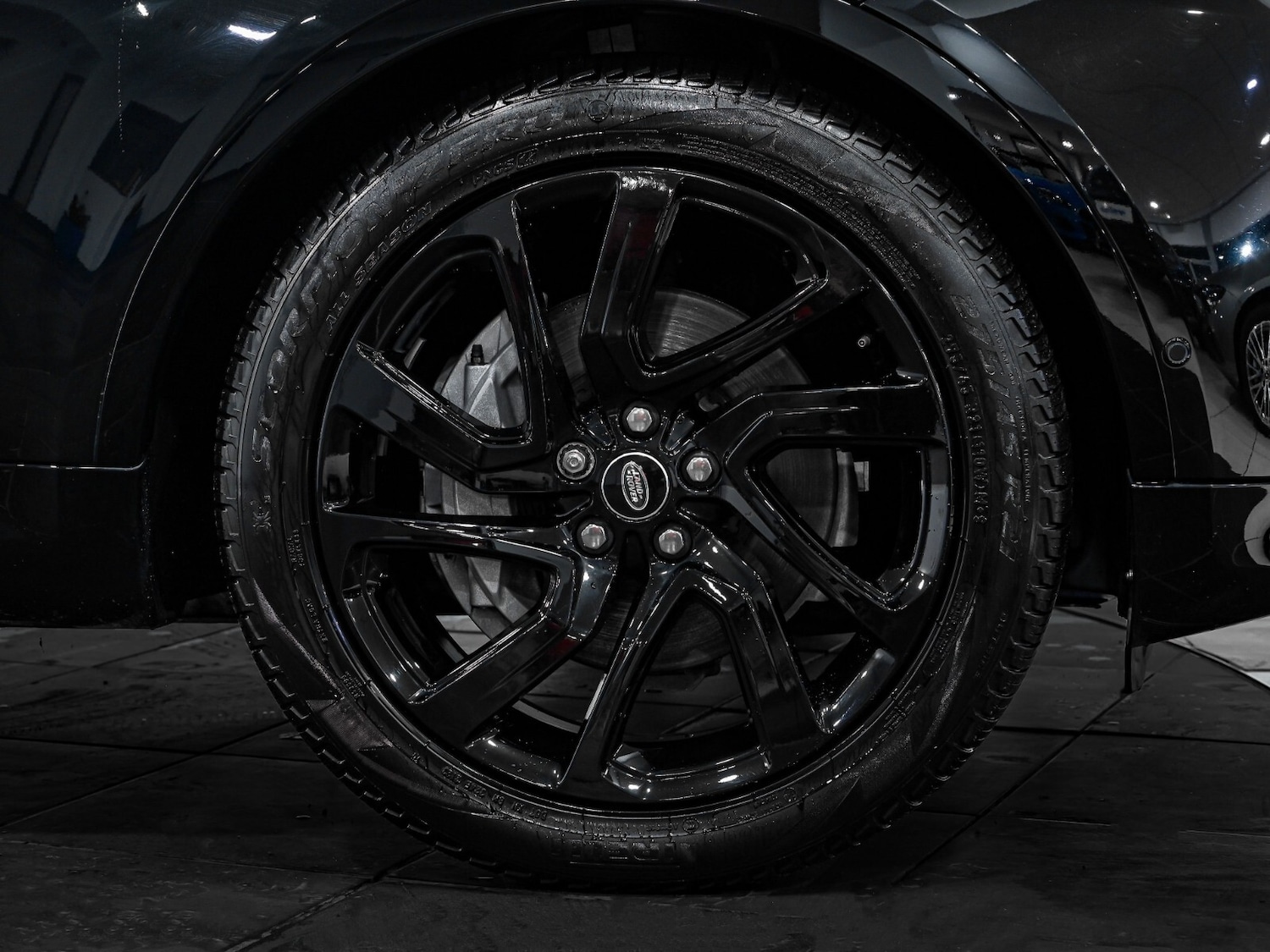 Used Land Rover Discovery 2023 for sale - 76872530: Photo 6