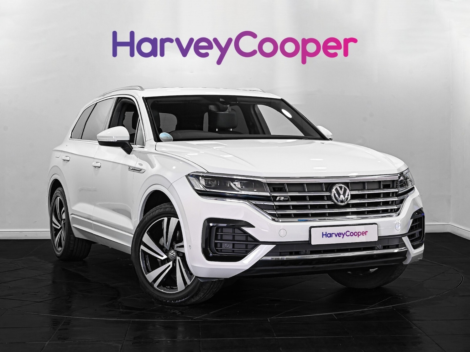 Used Volkswagen Touareg 2019 for sale - 76868473: Photo 1
