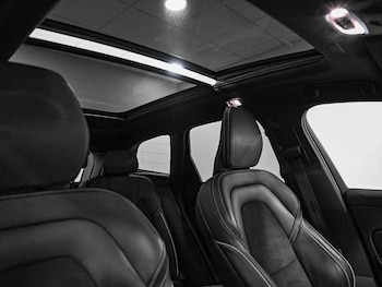 Used Volvo XC60 2018 for sale - 76661021: Photo