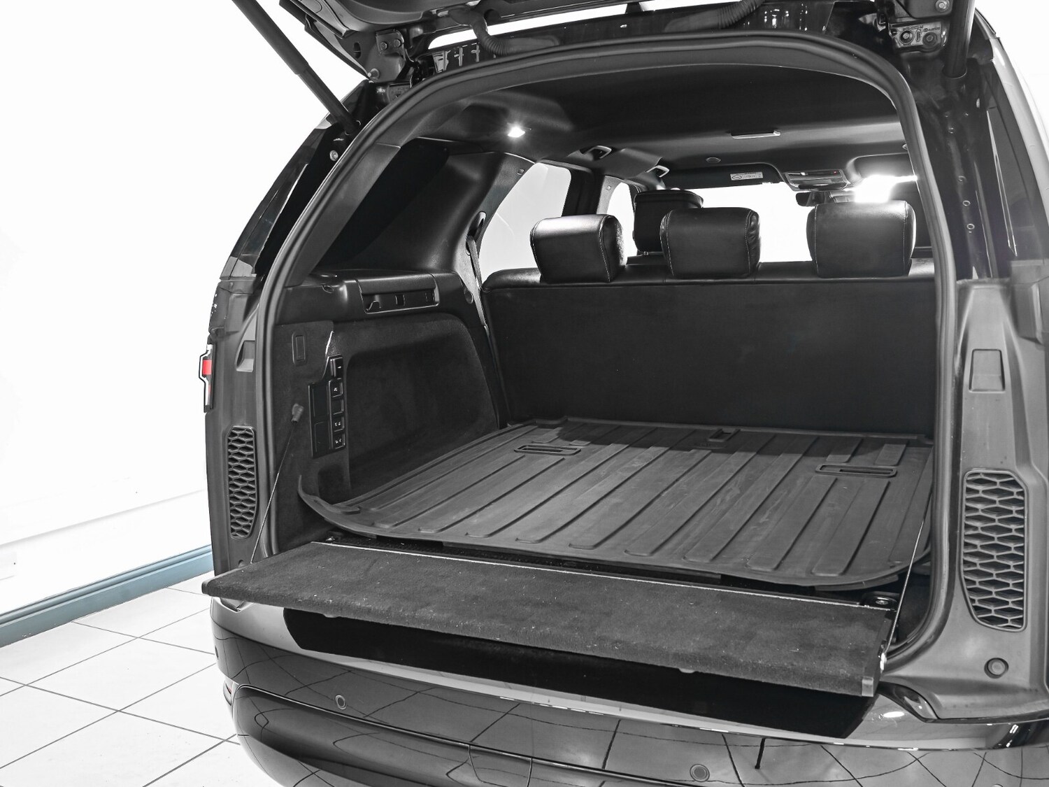 Used Land Rover Discovery 2023 for sale - 78094626: Photo 26