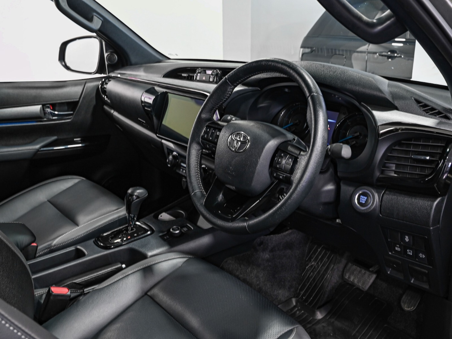 Used Toyota Hilux 2025 for sale - 76881787: Photo 2