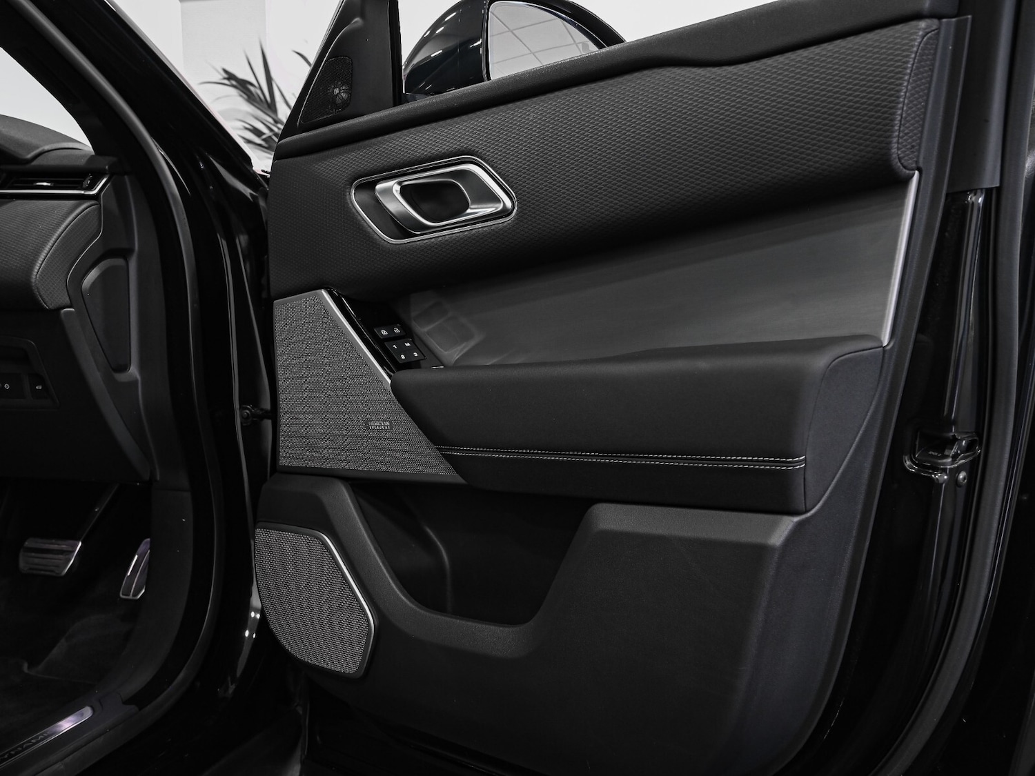 Used Land Rover Range Rover Velar 2022 for sale - 77274060: Photo 19