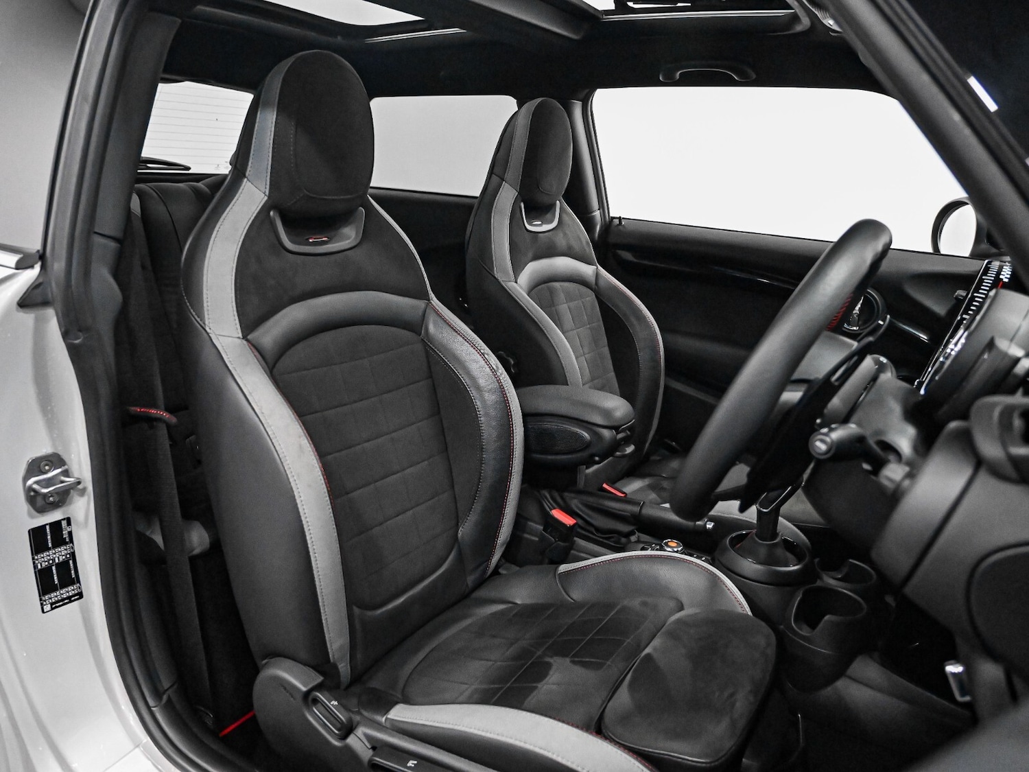 Used MINI Hatch 2020 for sale - 76874325: Photo 3