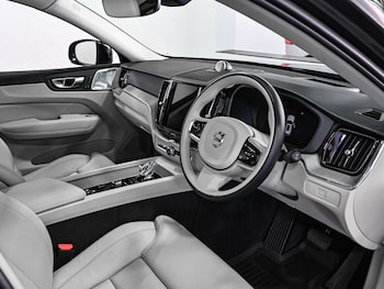 Used Volvo XC60 2023 for sale - 78995187: Photo