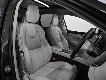 Used Volvo XC60 2023 for sale - 78995187: Photo