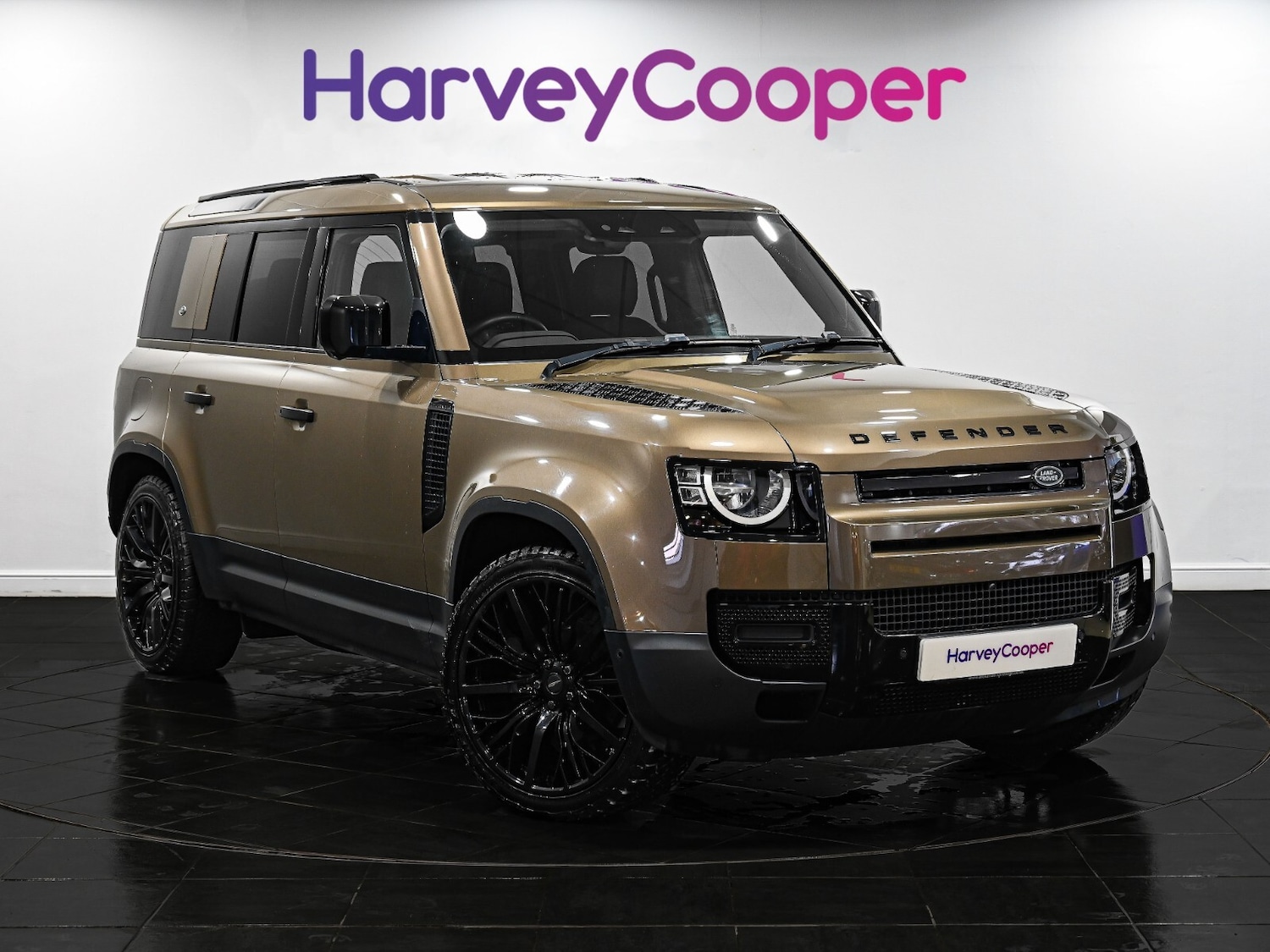 Used Land Rover Defender 2021 for sale - 76276156: Photo 1