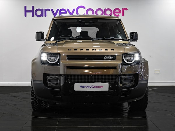 Used Land Rover Defender 2021 for sale - 76276156: Photo 18
