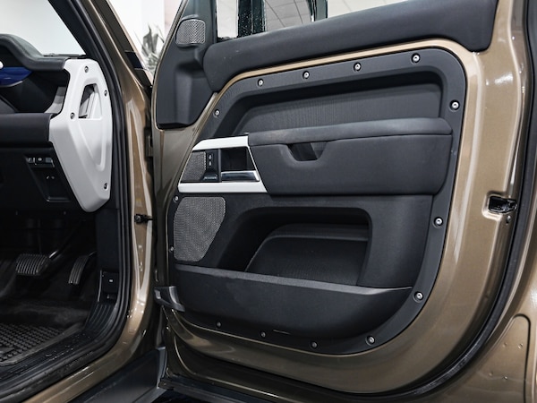 Used Land Rover Defender 2021 for sale - 76276156: Photo 26
