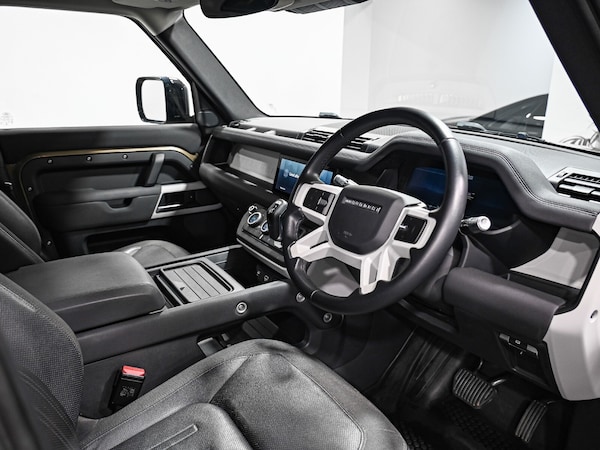 Used Land Rover Defender 2021 for sale - 76276156: Photo 2