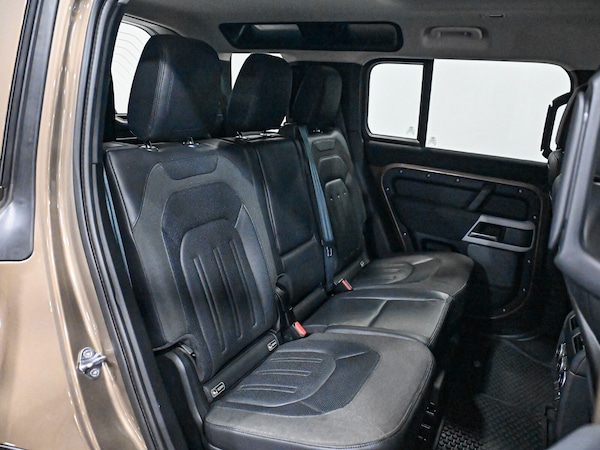 Used Land Rover Defender 2021 for sale - 76276156: Photo 30