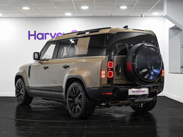 Used Land Rover Defender 2021 for sale - 76276156: Photo 6