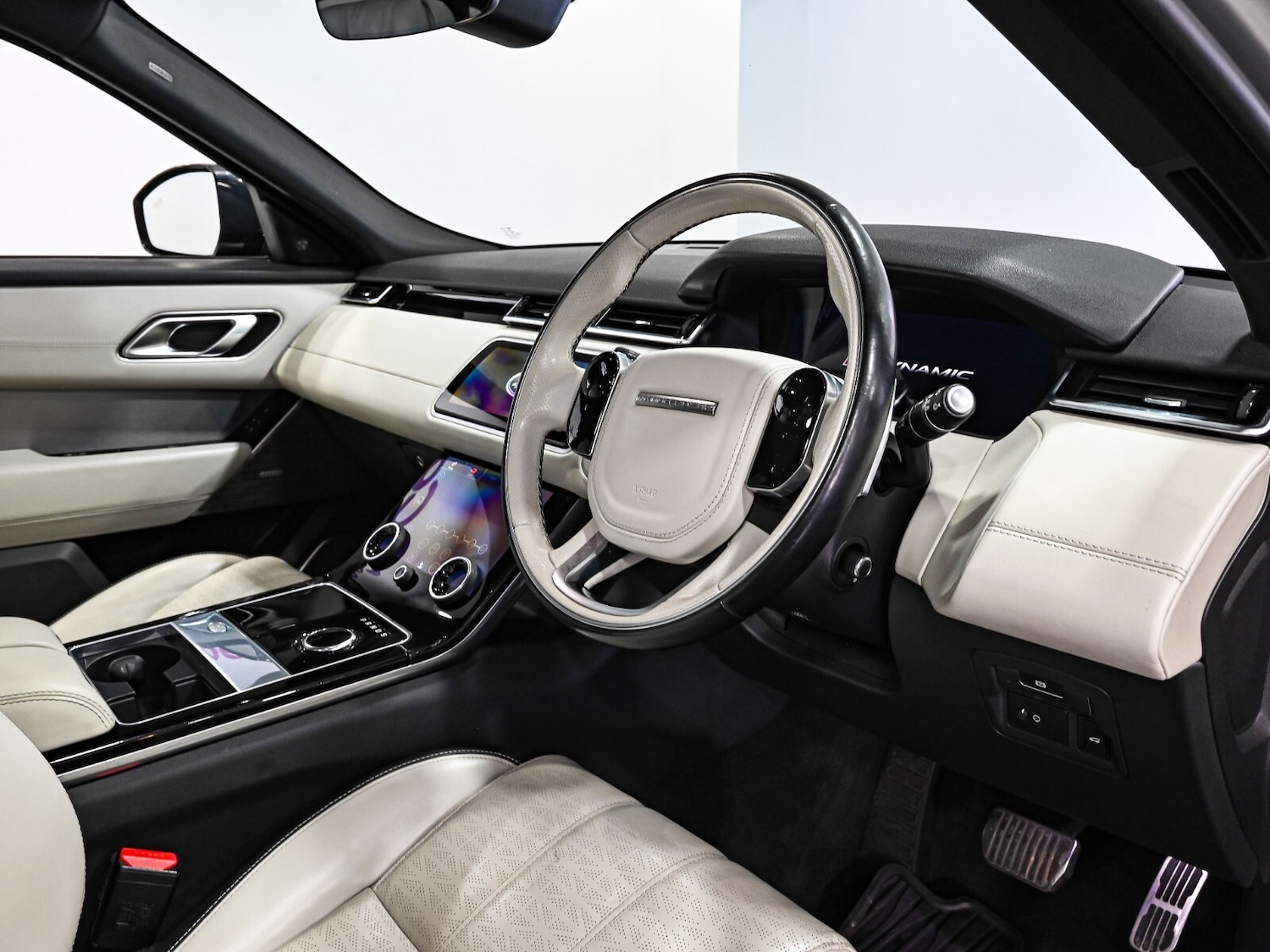 Used Land Rover Range Rover Velar 2019 for sale - 77218838: Photo 2