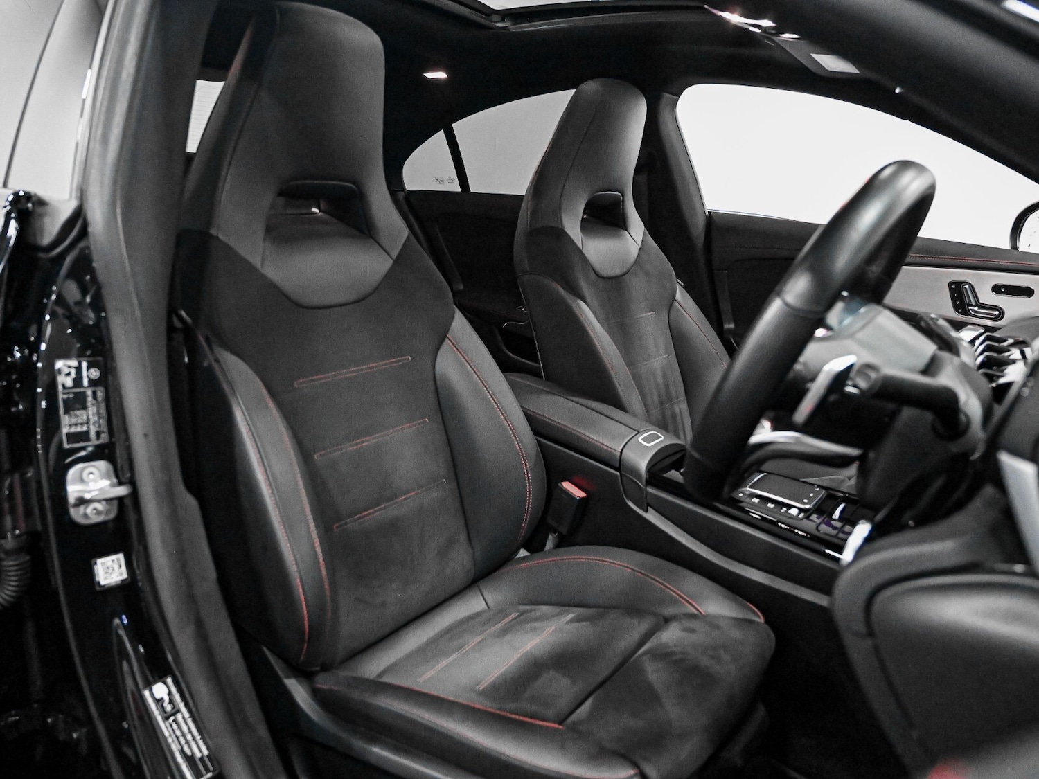 Used Mercedes-Benz CLA 2023 for sale - 76709359: Photo 3