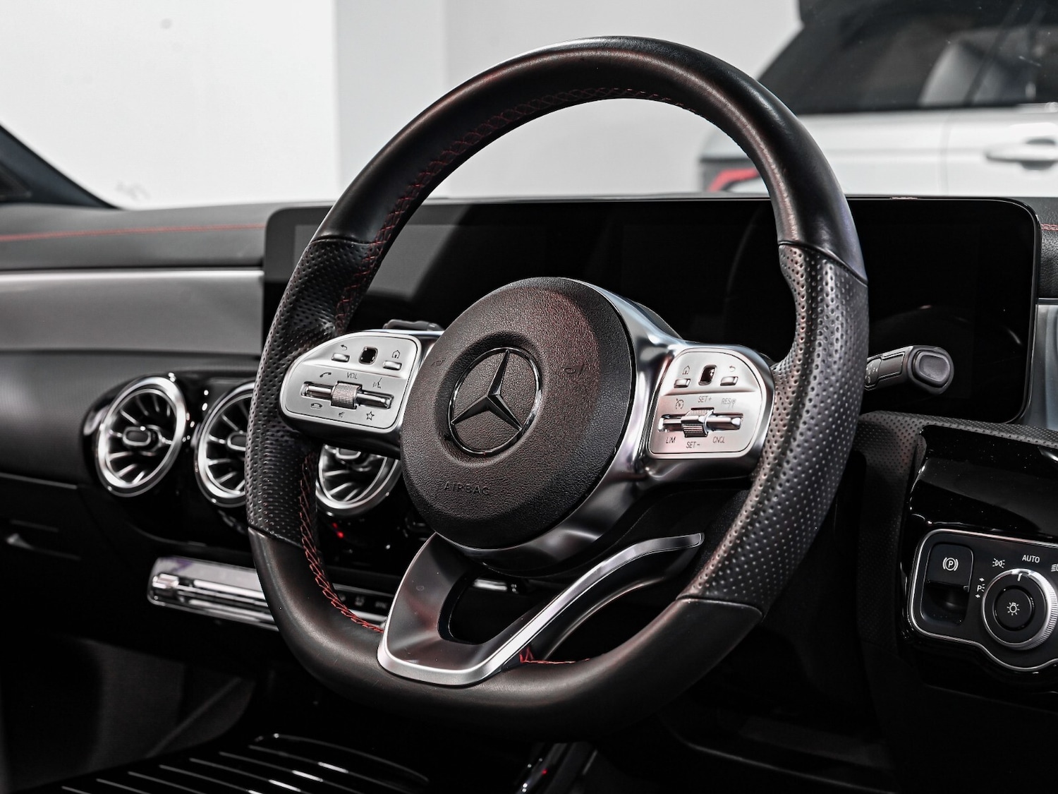 Used Mercedes-Benz CLA 2023 for sale - 76709359: Photo 8