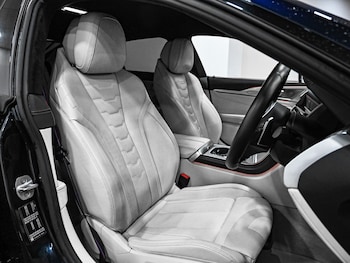 Used BMW 8 Series 2021 for sale - 77239510: Photo