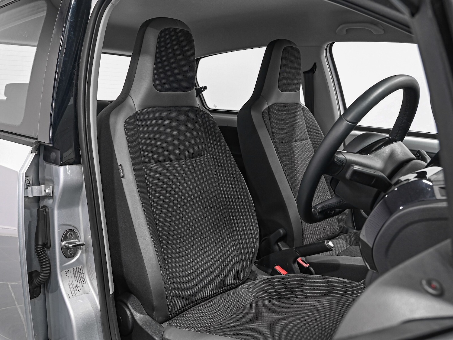 Used Volkswagen up! 2014 for sale - 76817809: Photo 3