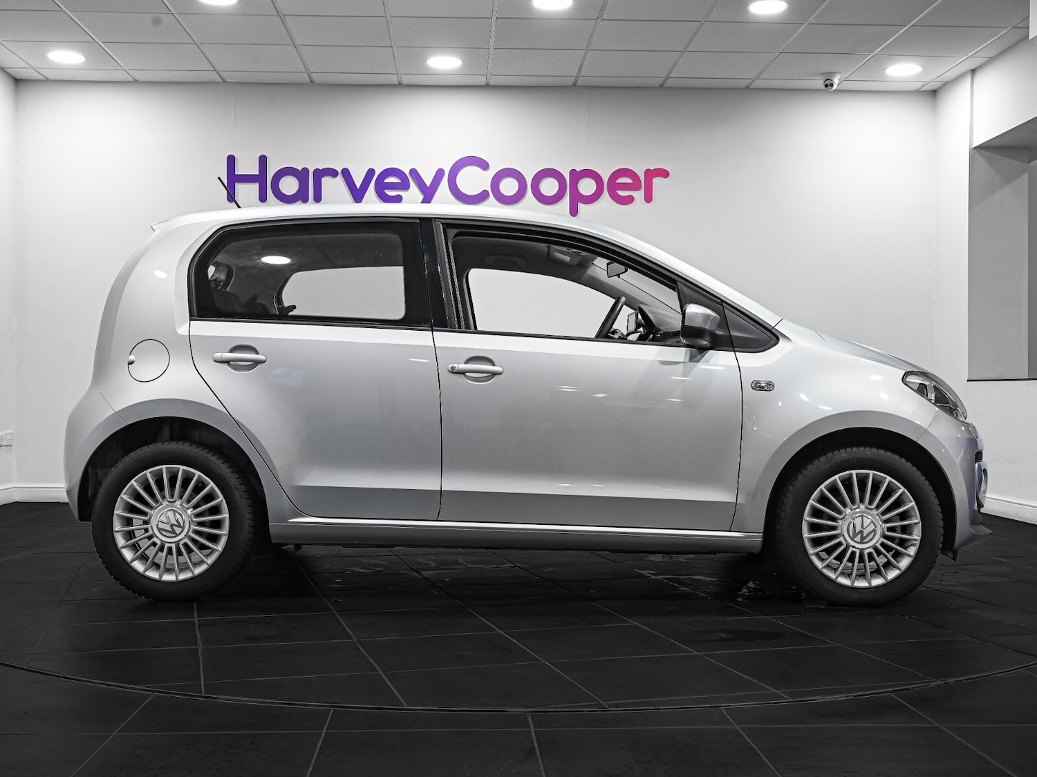 Used Volkswagen up! 2014 for sale - 76817809: Photo 4