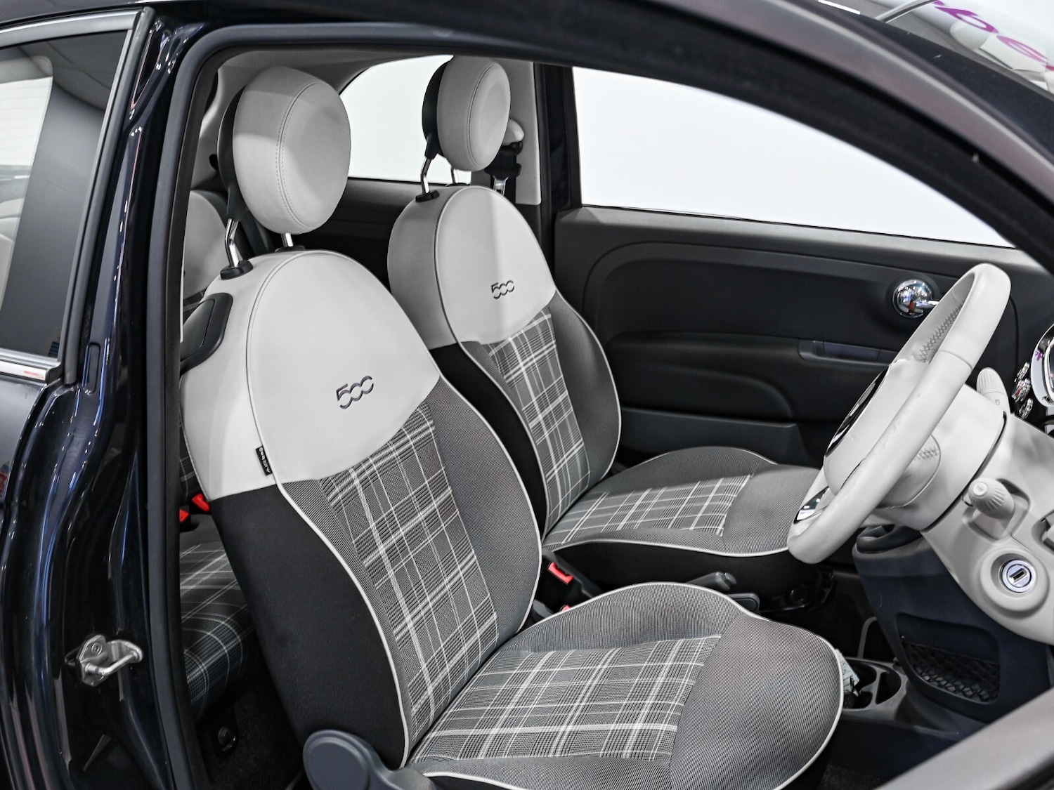 Used Fiat 500 2017 for sale - 76874514: Photo 4