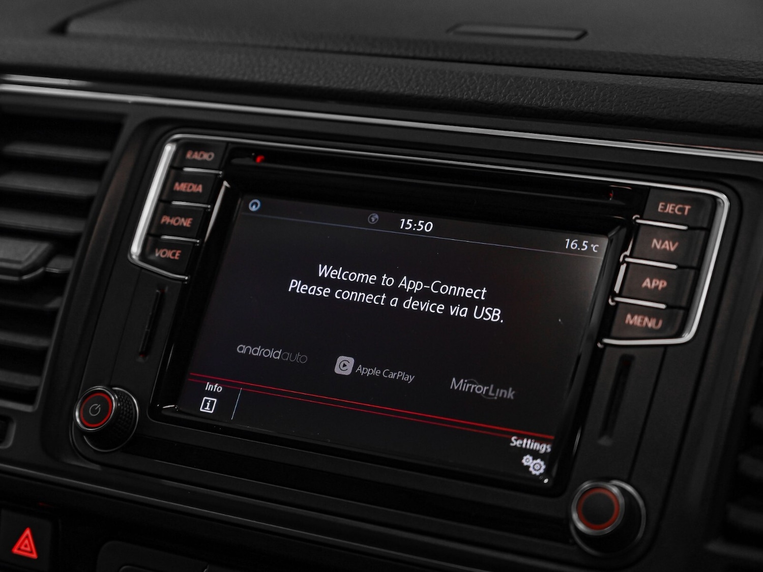 Used Volkswagen Transporter 2018 for sale - 76870615: Photo 14