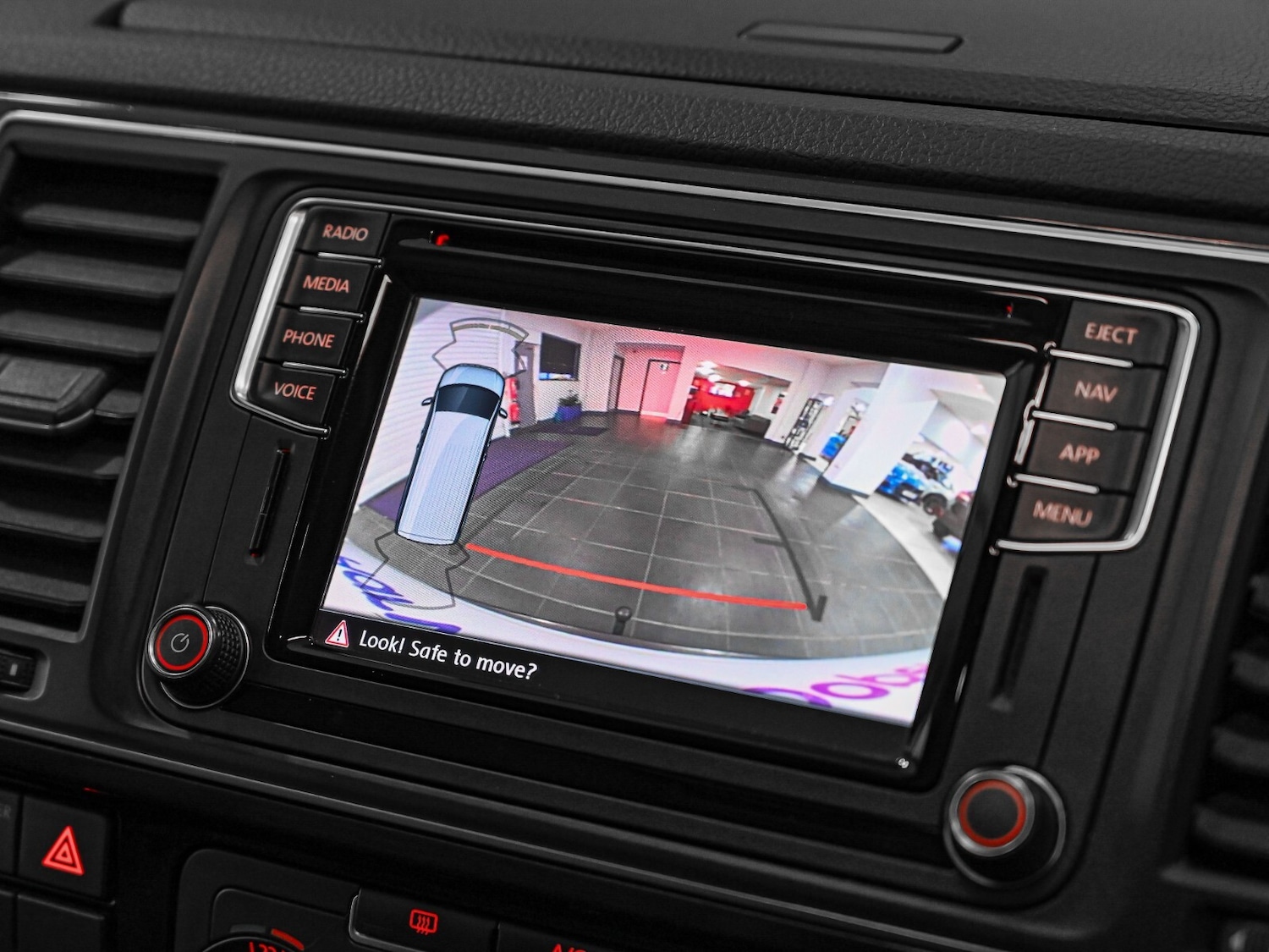 Used Volkswagen Transporter 2018 for sale - 76870615: Photo 15